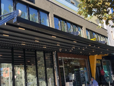 Instalim pergola me ndricim ne biznes Instalim pergola me ndricim ne biznes